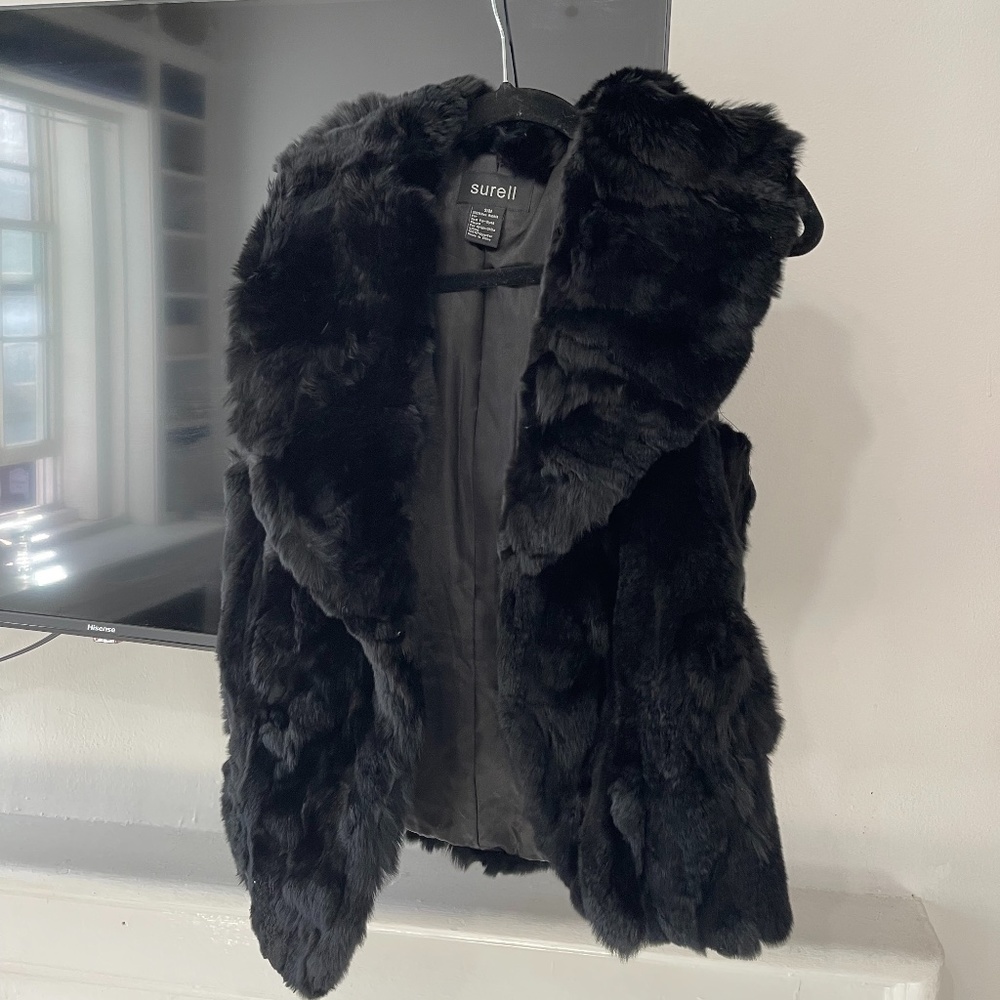 Surrell 100% black fur real vest